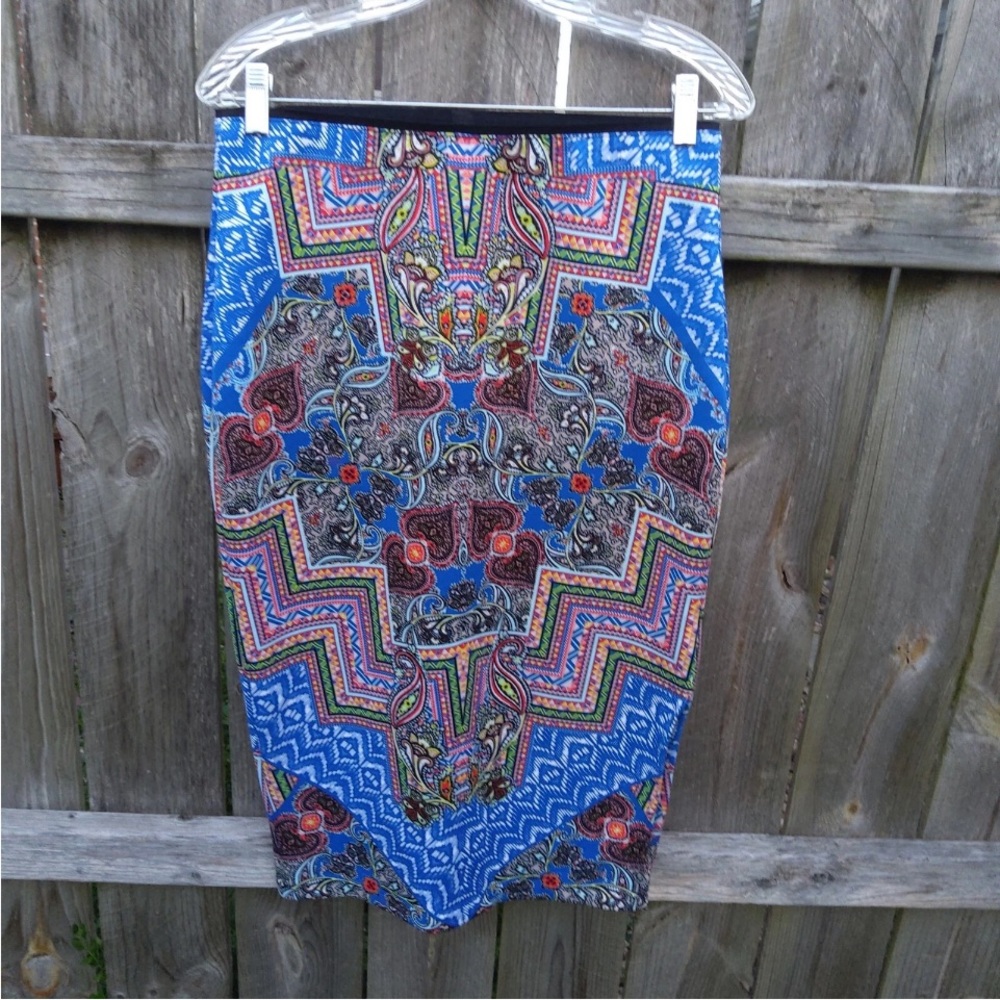 Bisou Bisou Blue and Red Embellished Midi Pencil Skirt
Very boho hippie